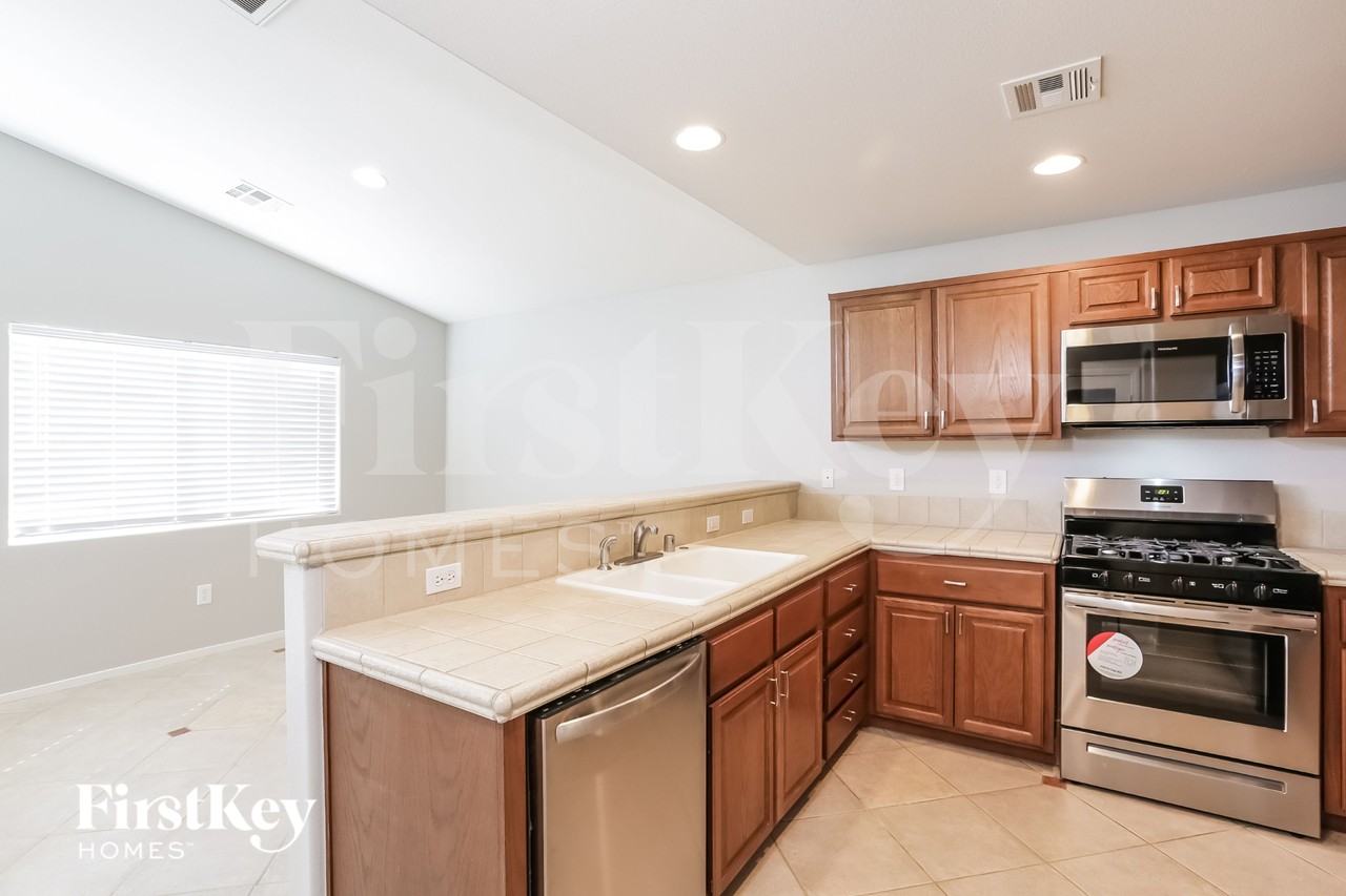 9271 Ansley Ct - Photo 5 of 15