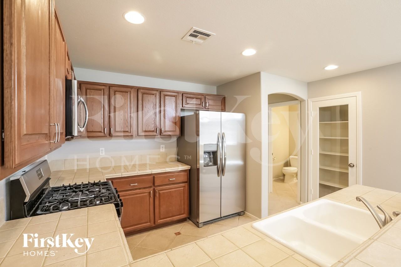 9271 Ansley Ct - Photo 6 of 15