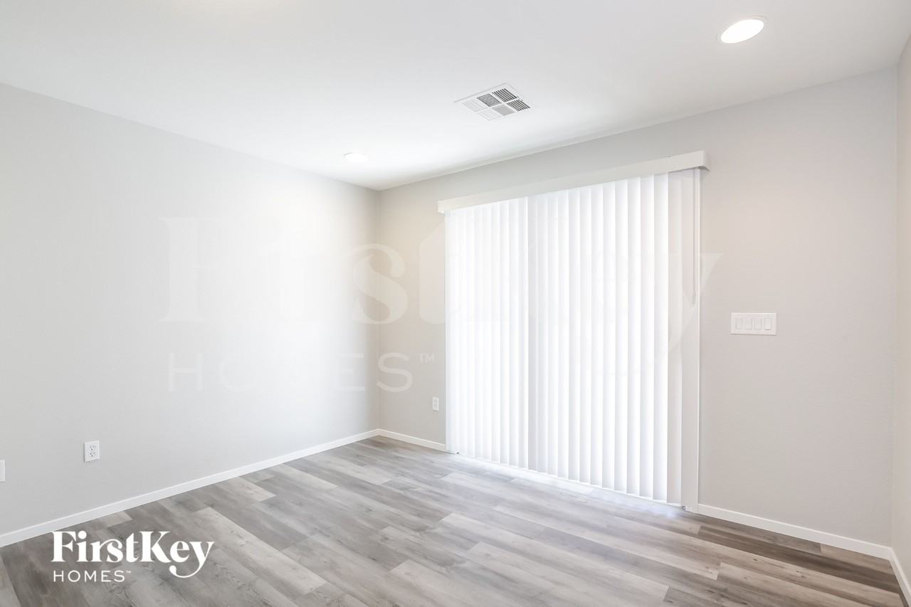 9271 Ansley Ct - Photo 7 of 15