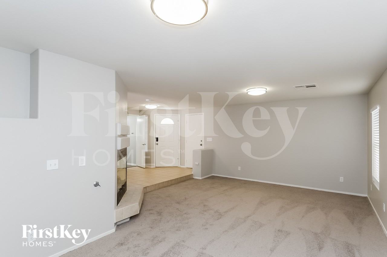 10174 Pennyroyal St - Photo 4 of 15