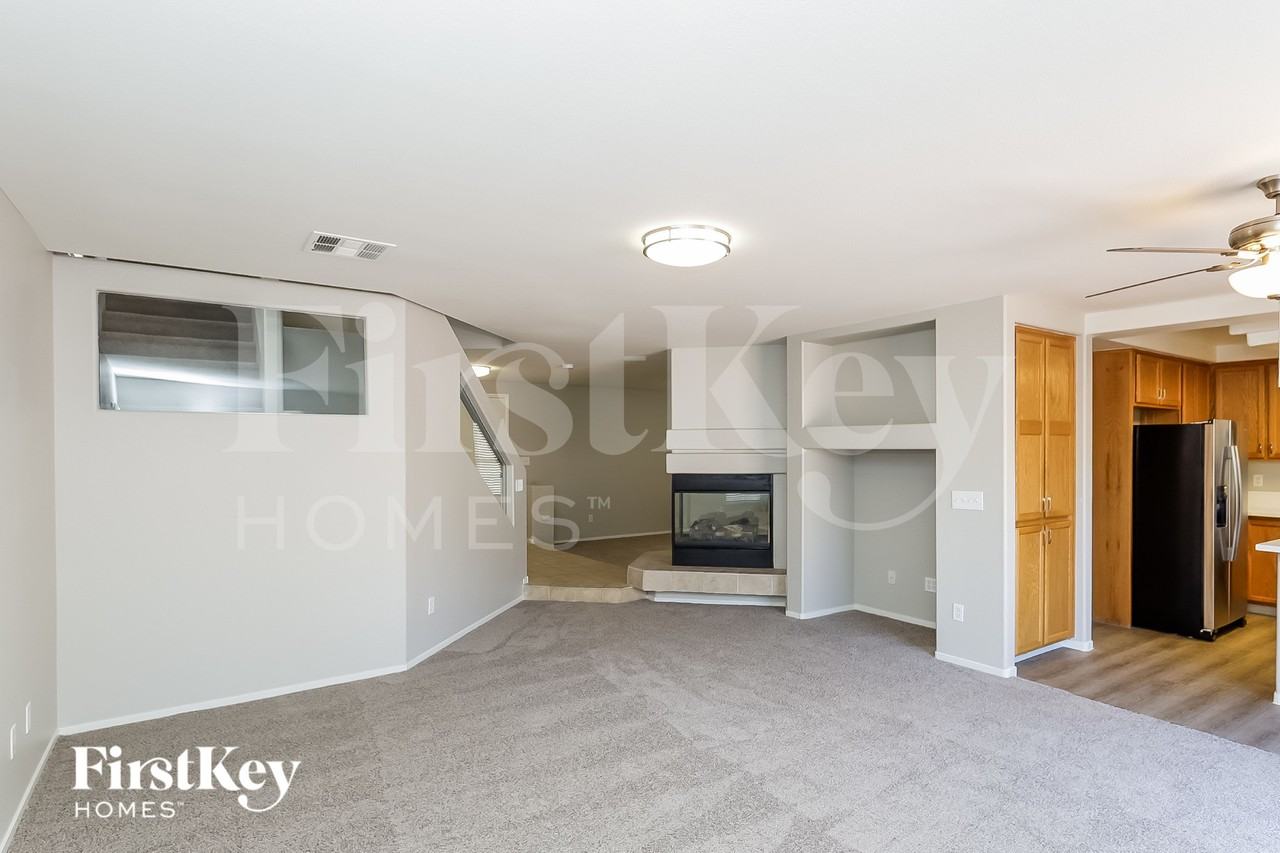 10174 Pennyroyal St - Photo 5 of 15