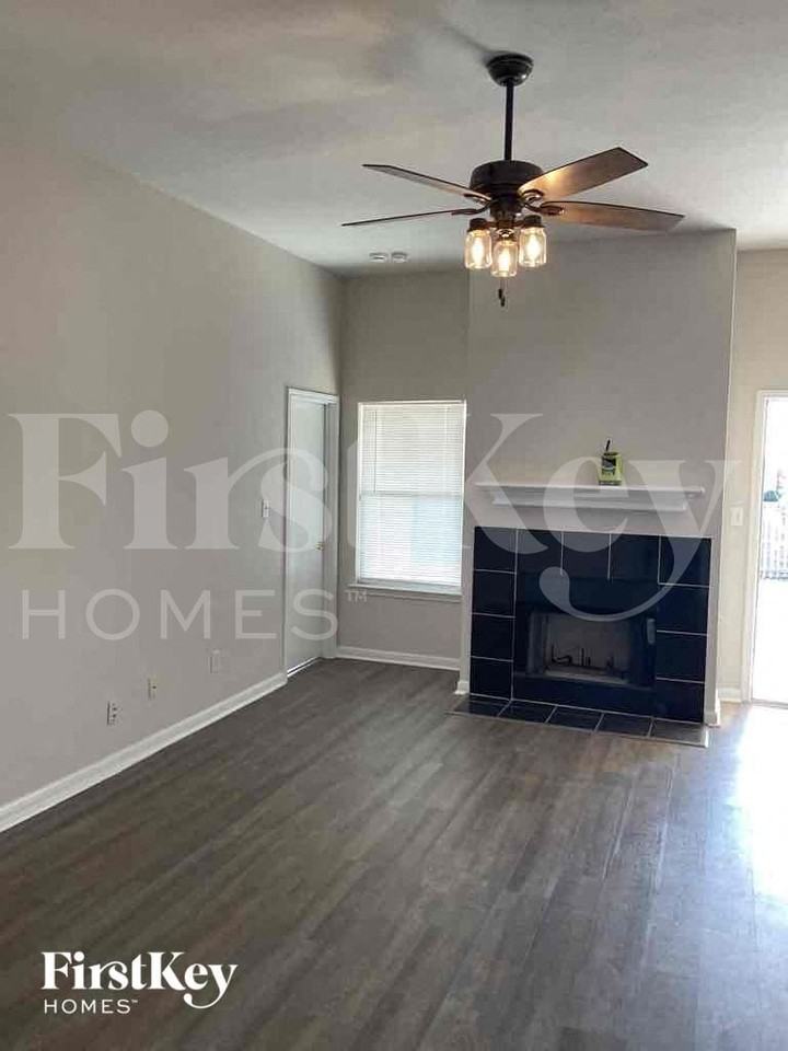 8422 Cherisse Dr - Photo 3 of 13