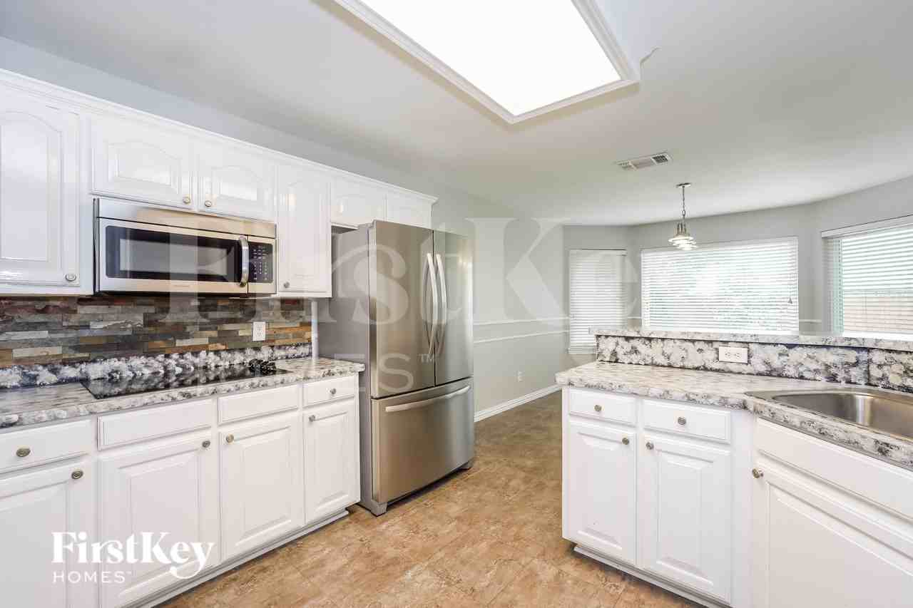 101 Canterbury Dr - Photo 7 of 15