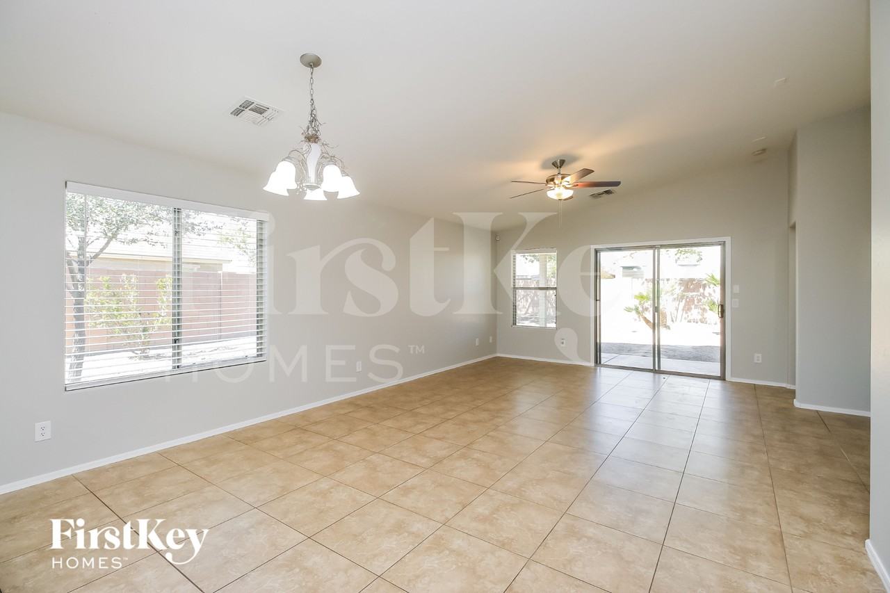 18582 W Vogel Ave - Photo 5 of 16