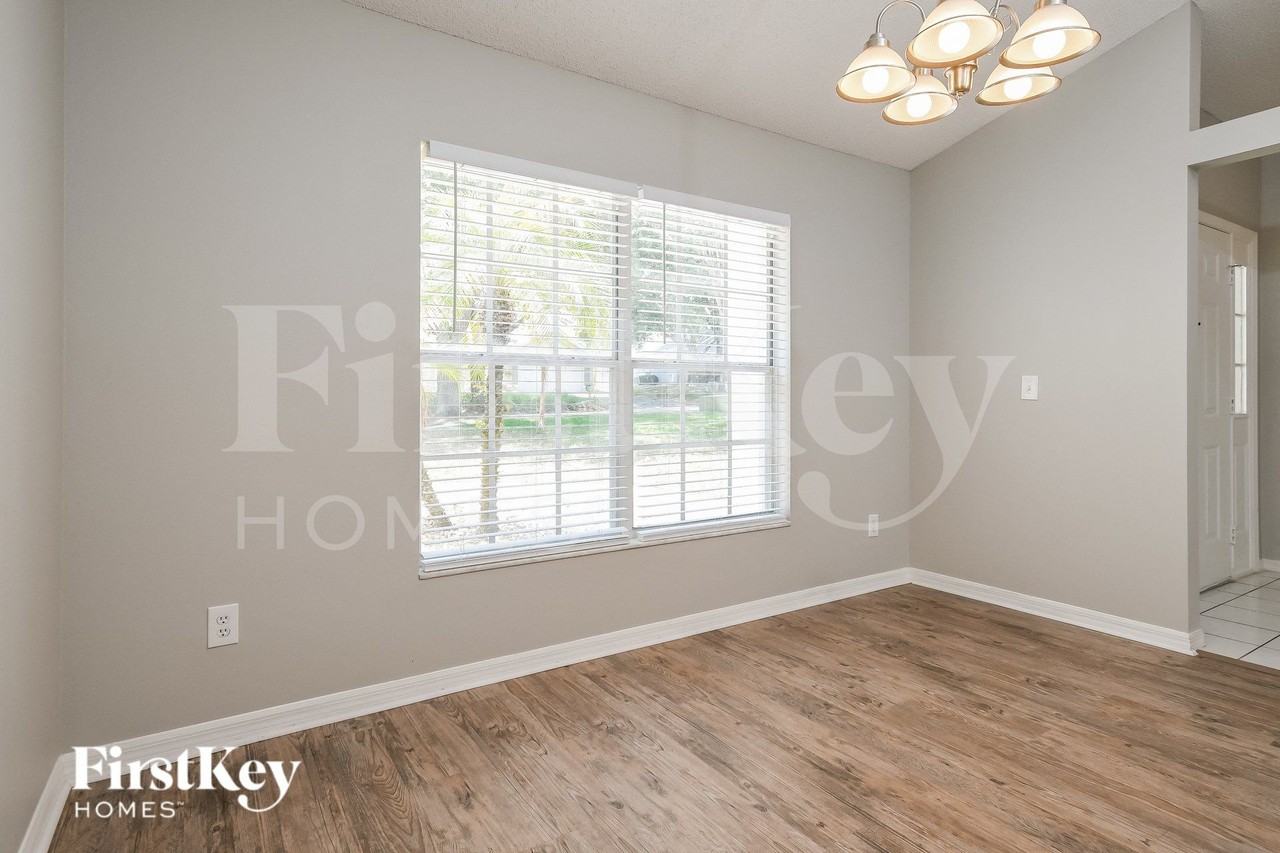 1254 Kenworth Dr - Photo 5 of 15