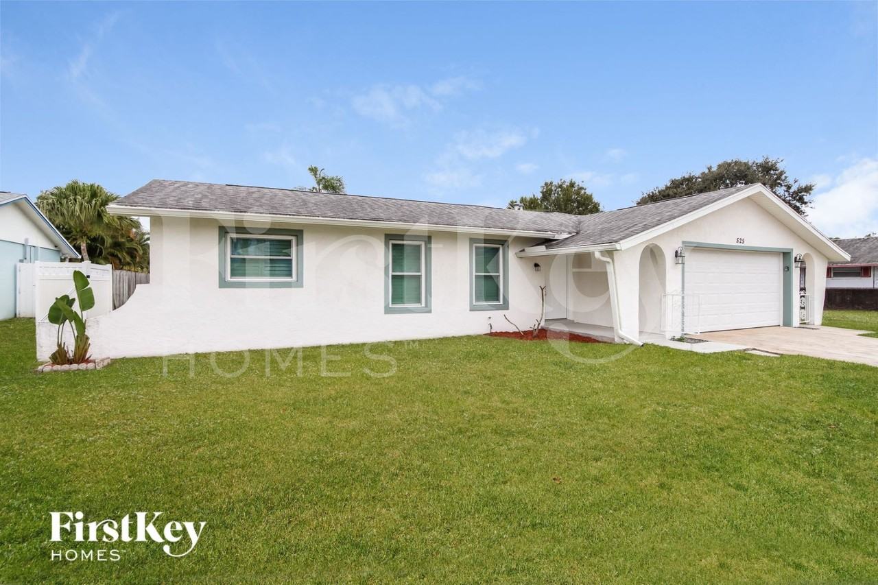 525 Sacre Coeur Dr - Photo 2 of 15