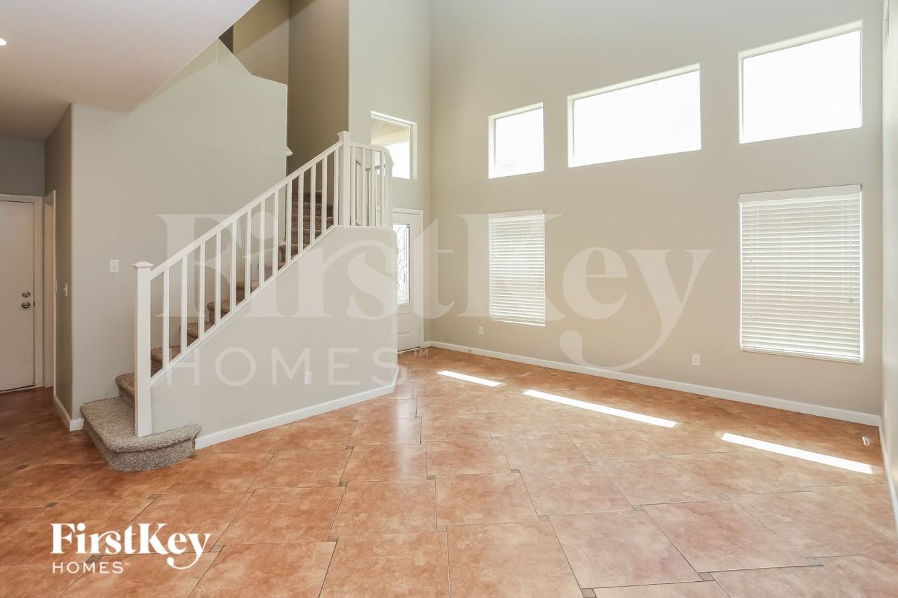 6425 Casamar St - Photo 3 of 16