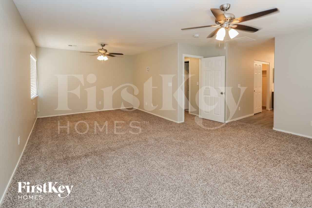 6425 Casamar St - Photo 7 of 16