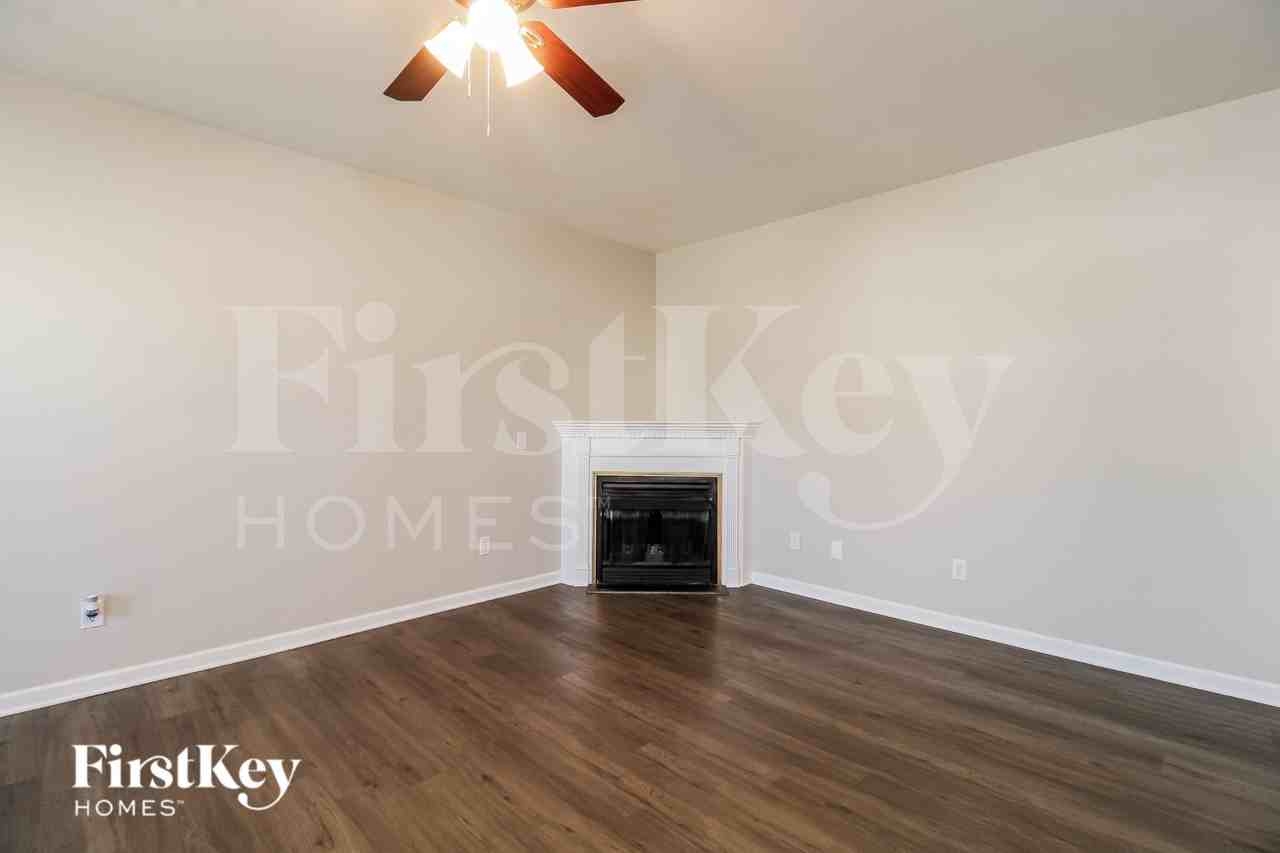 708 Hawthorn Ridge Dr - Photo 3 of 18