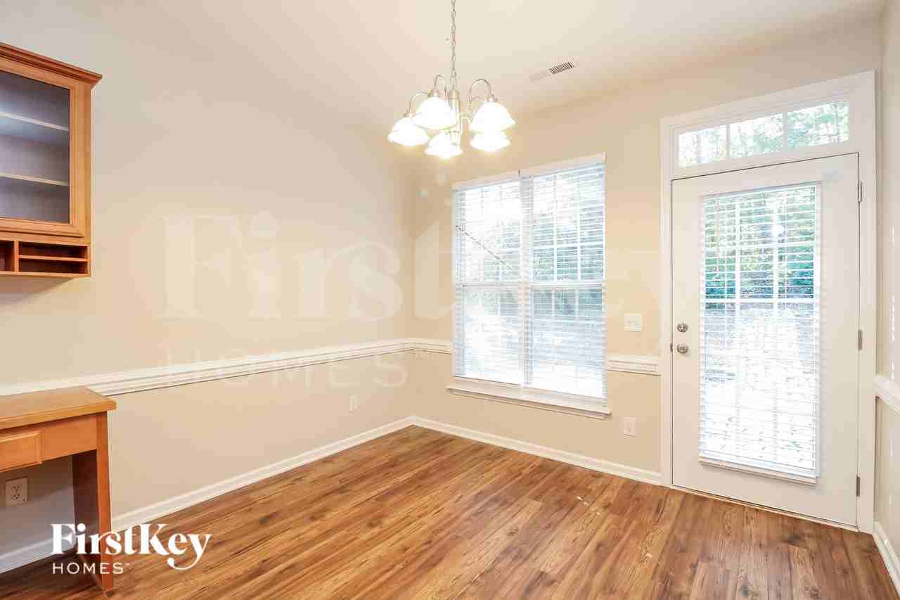 708 Hawthorn Ridge Dr - Photo 5 of 18