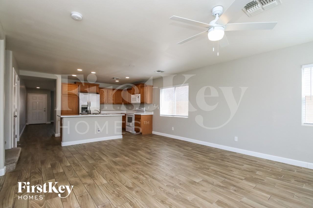 11623 W Fooks Dr - Photo 6 of 16