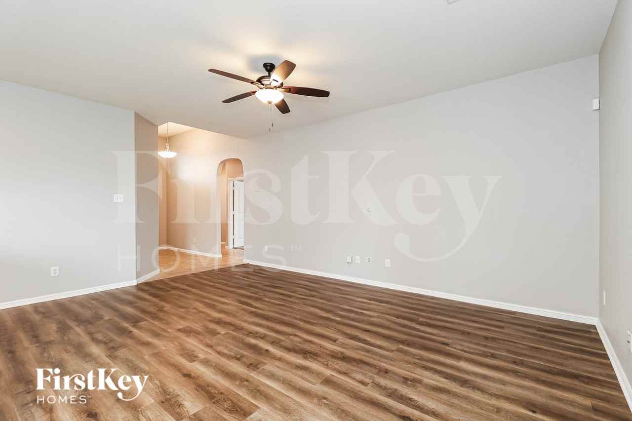 721 Watson Way - Photo 2 of 19