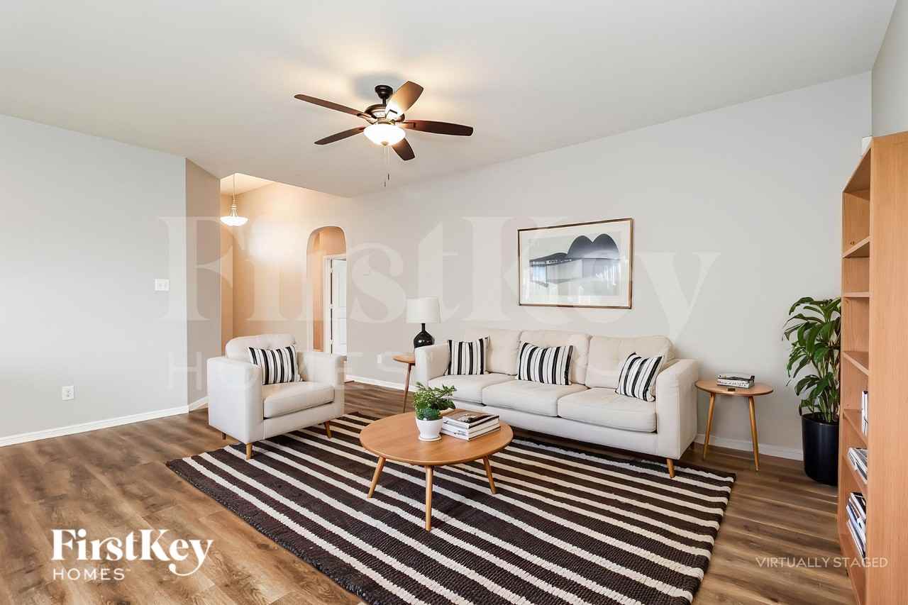 721 Watson Way - Photo 3 of 19