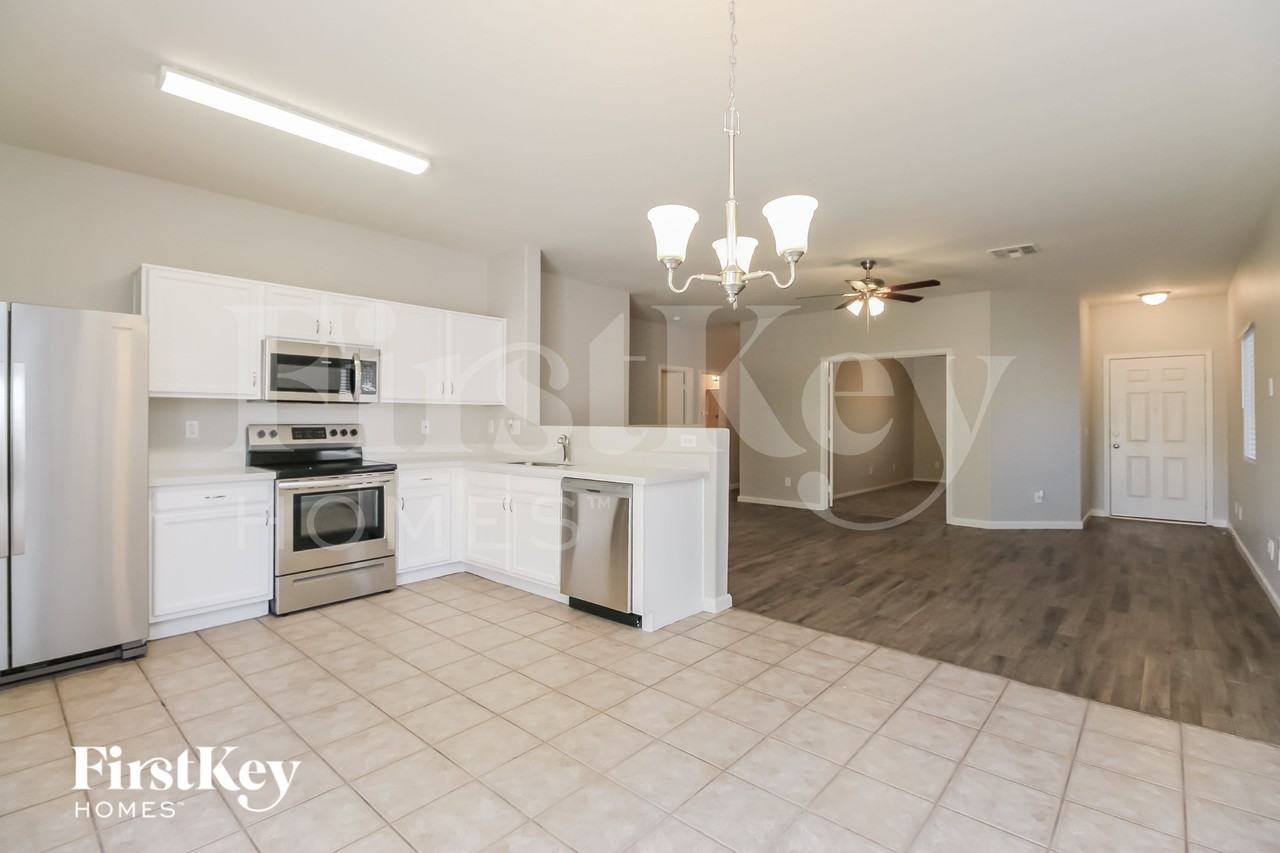 1232 E Omega Dr - Photo 6 of 15