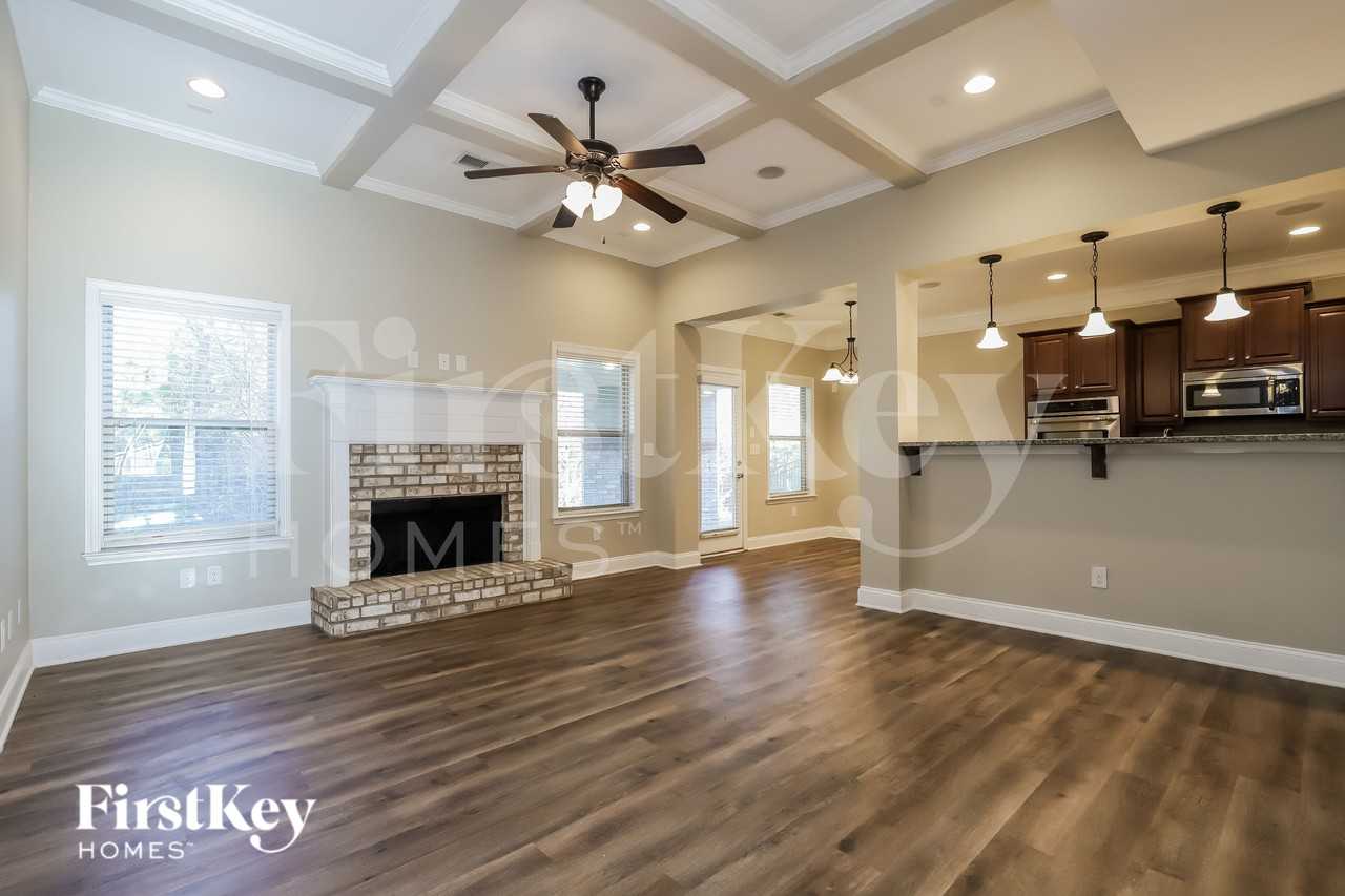 4351 Highland Gate Pkwy - Photo 3 of 15