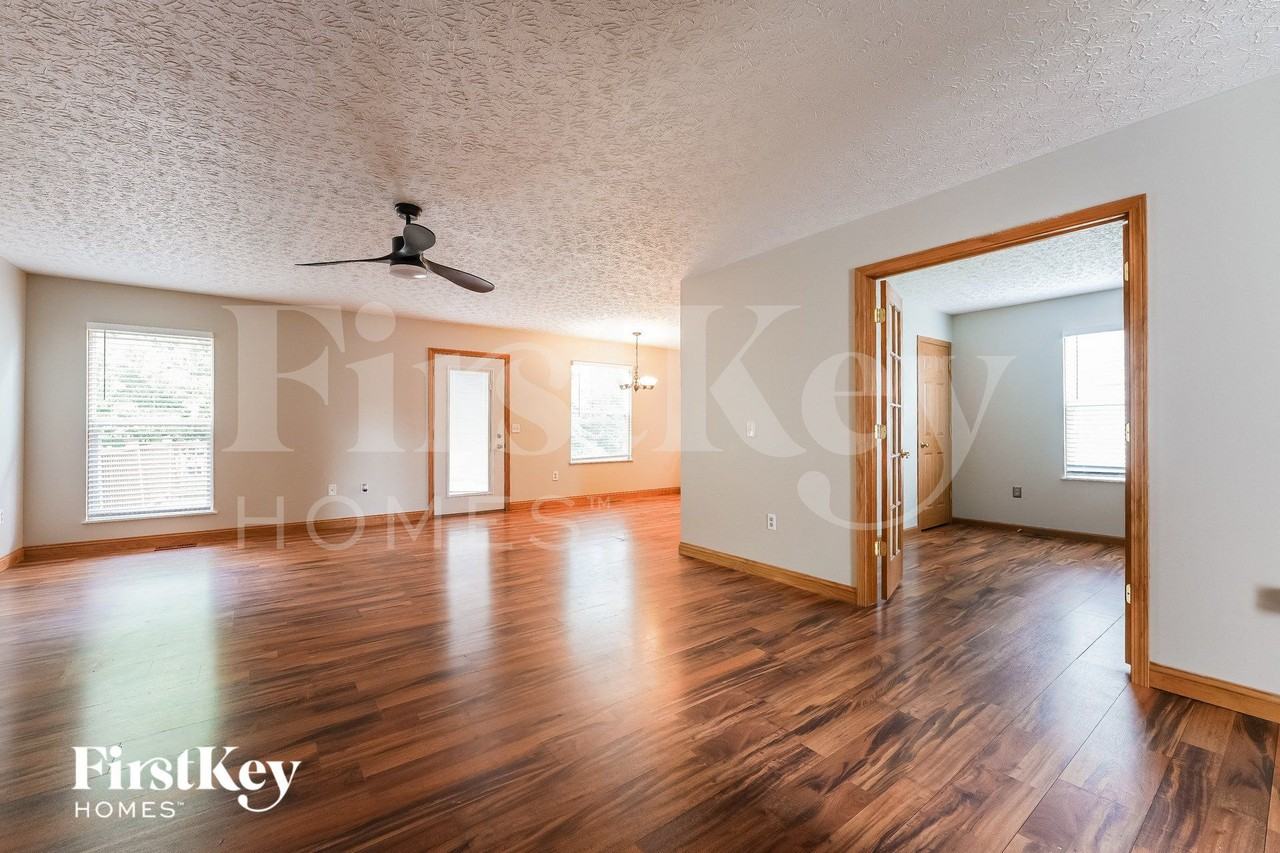 426 Flat River St - Photo 3 of 15