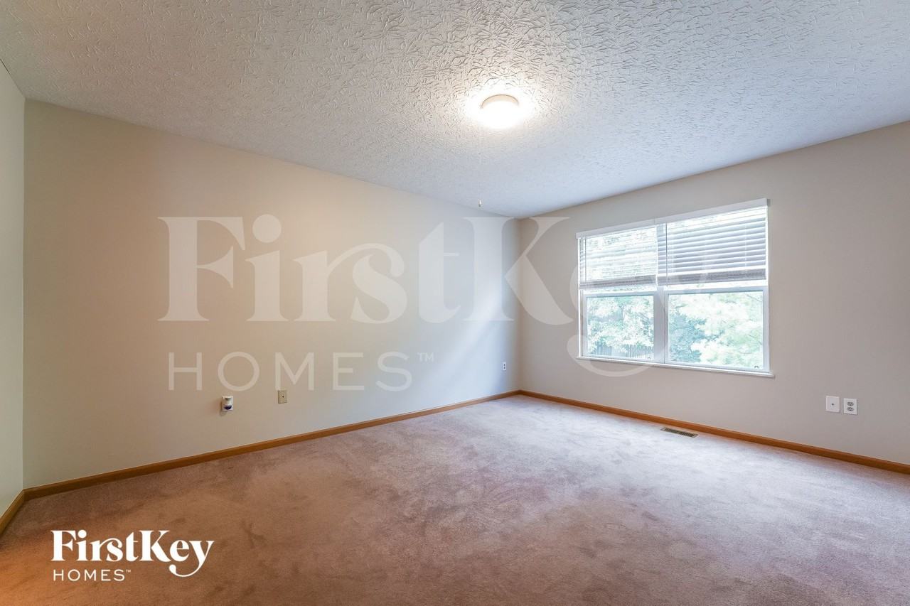 426 Flat River St - Photo 7 of 15