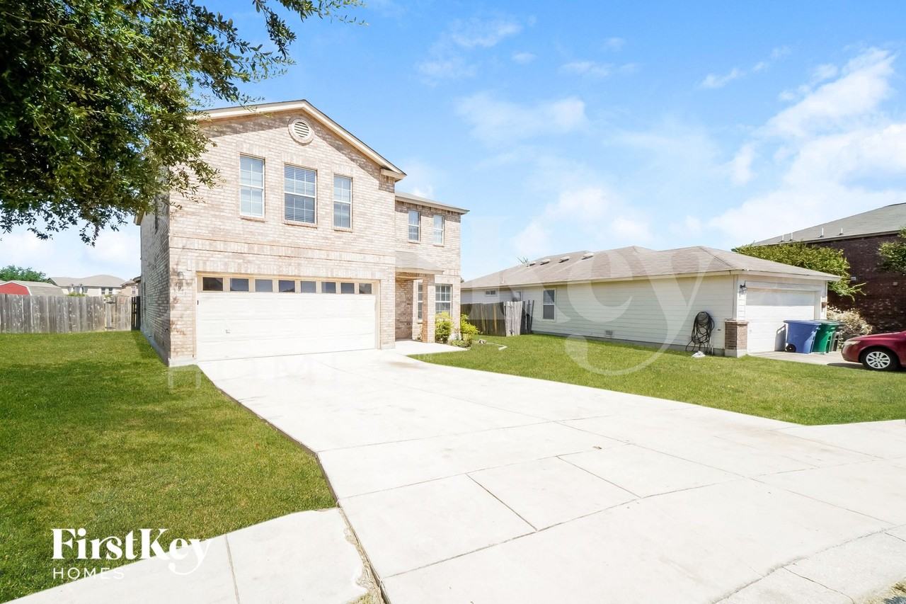 4911 Viking Coral - Photo 2 of 15