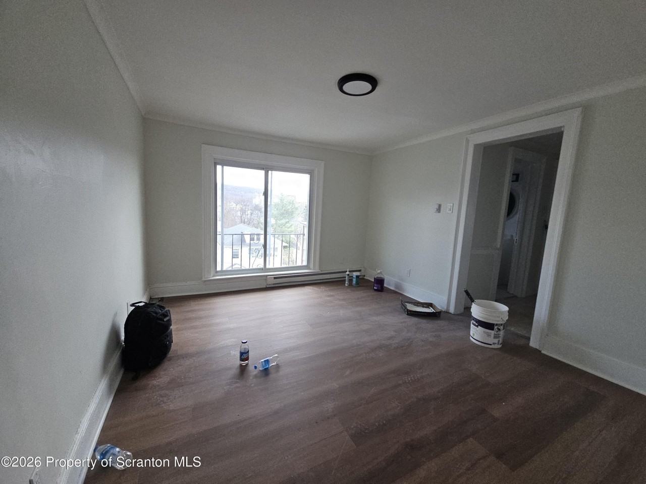 1226 Vine St - Photo 3 of 8