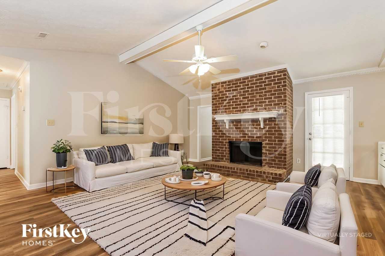 200 Ridge Way - Photo 3 of 19