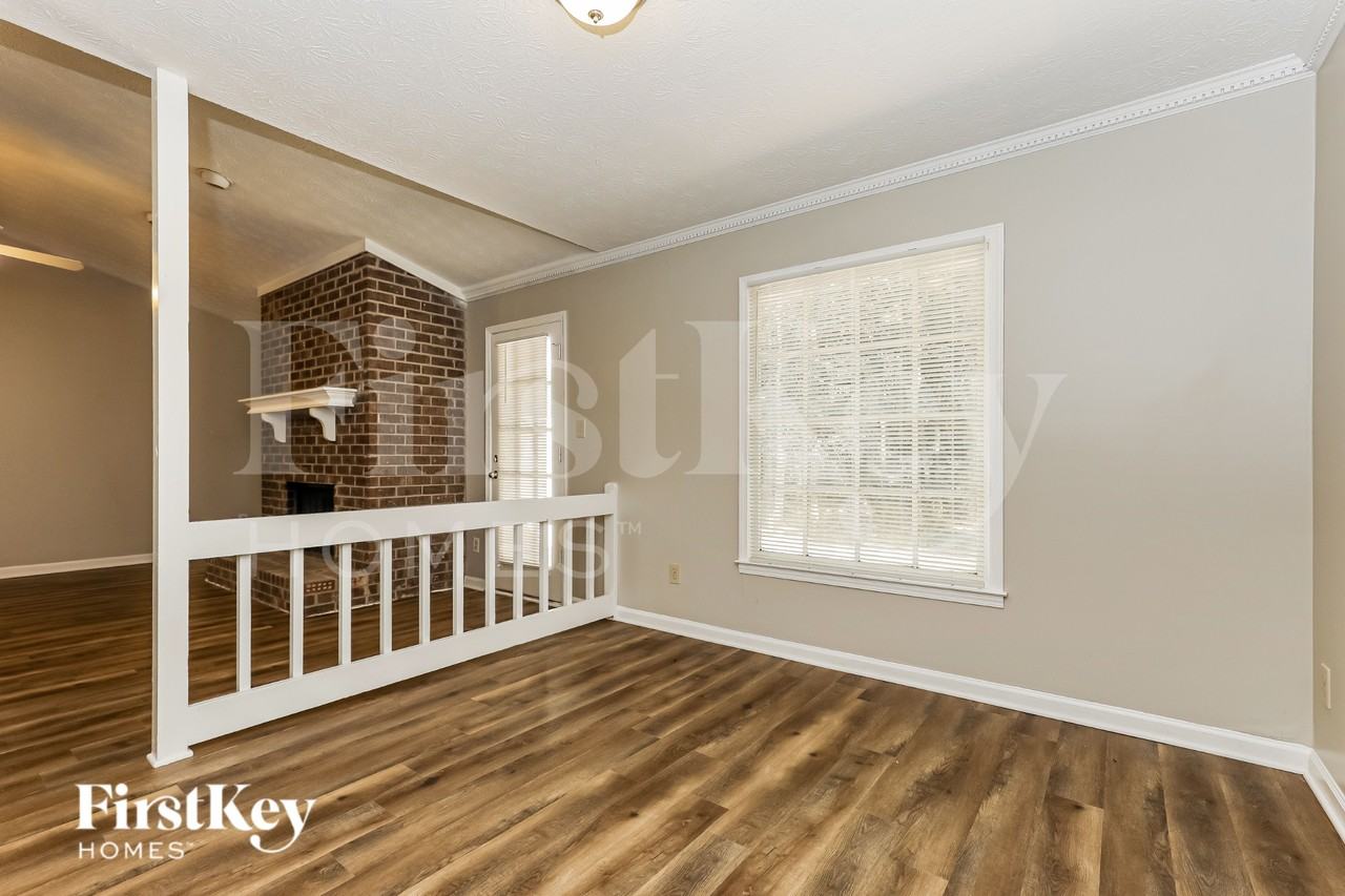 200 Ridge Way - Photo 6 of 19