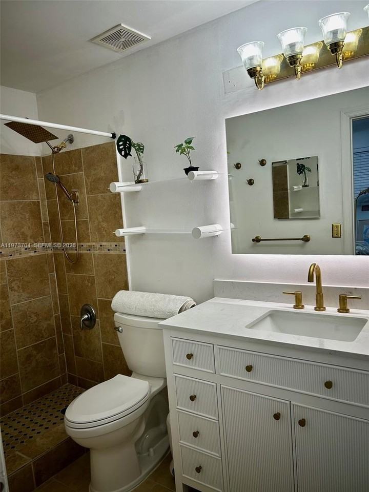 1111 Sorrento Drive #1111 - Photo 7 of 25