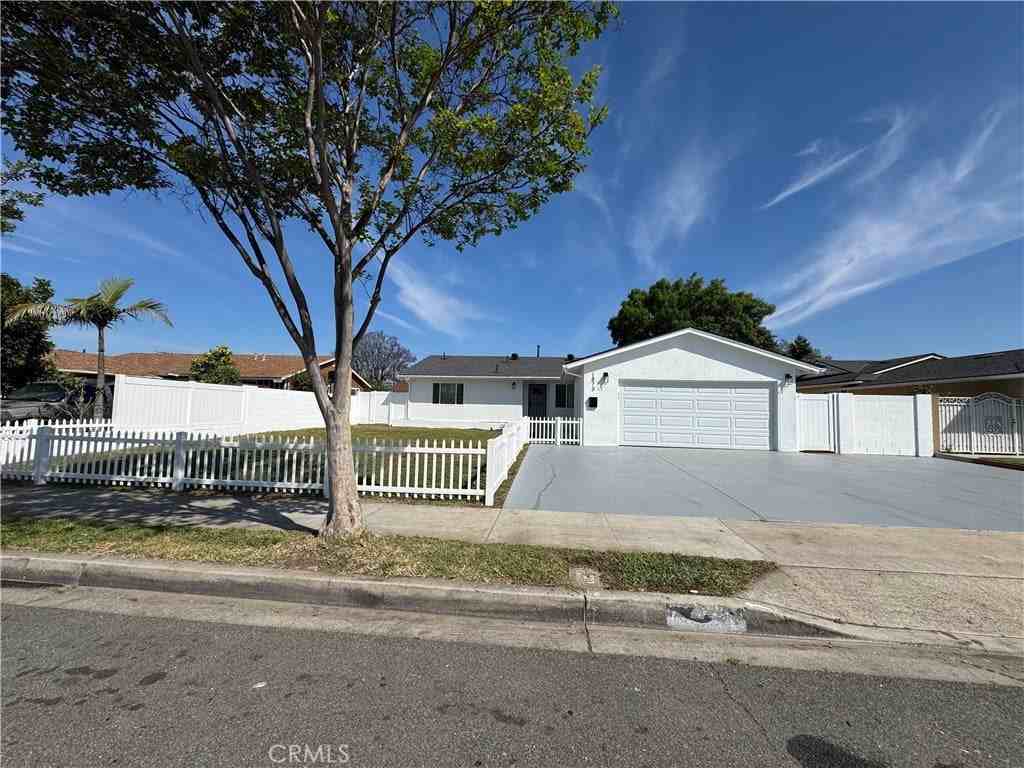1873 W Broadway - Photo 2 of 9