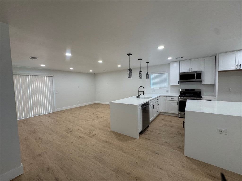 1873 W Broadway - Photo 3 of 9