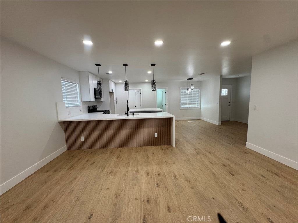 1873 W Broadway - Photo 4 of 9