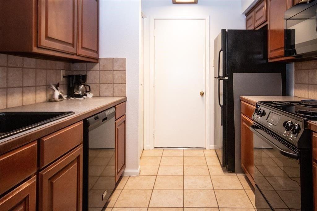 2425 Holly Hall St - Photo 4 of 10