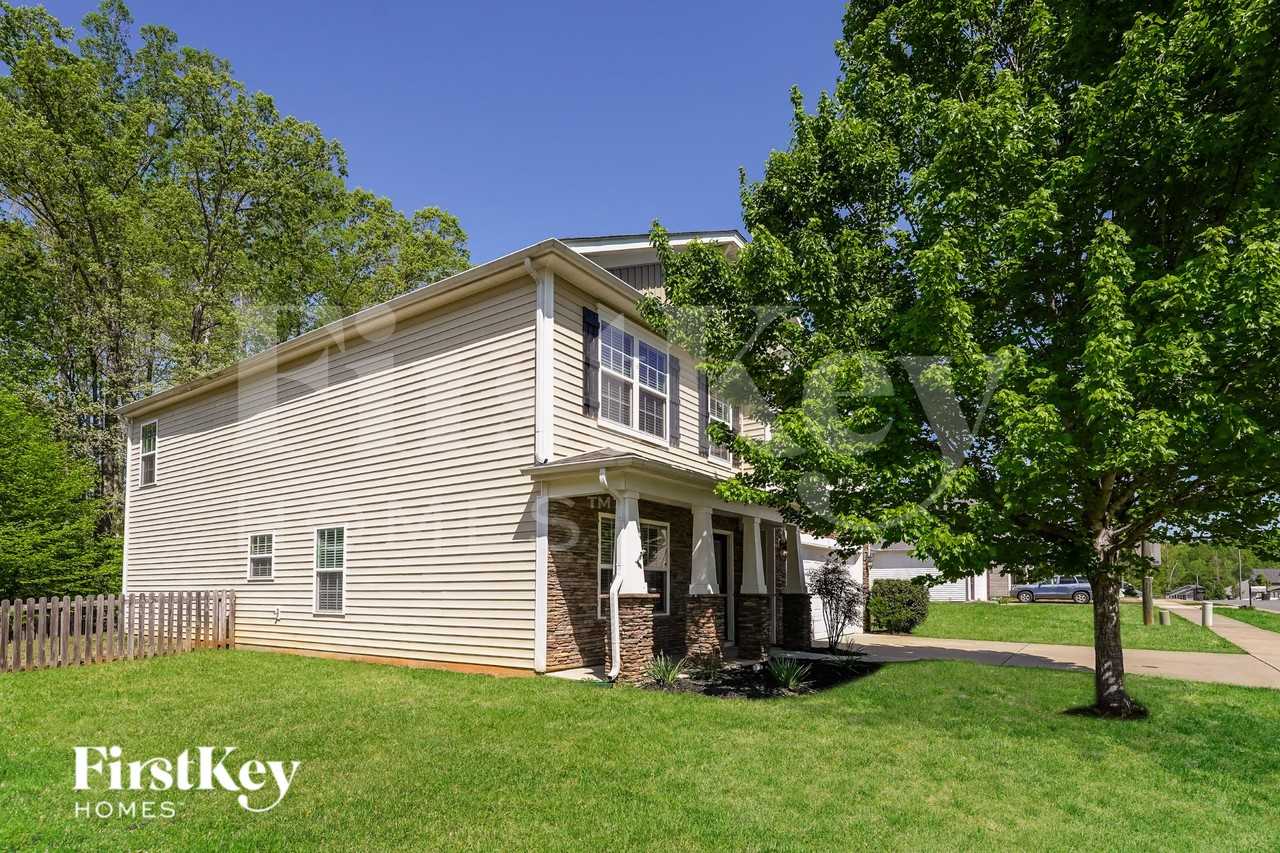 1626 Weatherend Dr - Photo 2 of 20