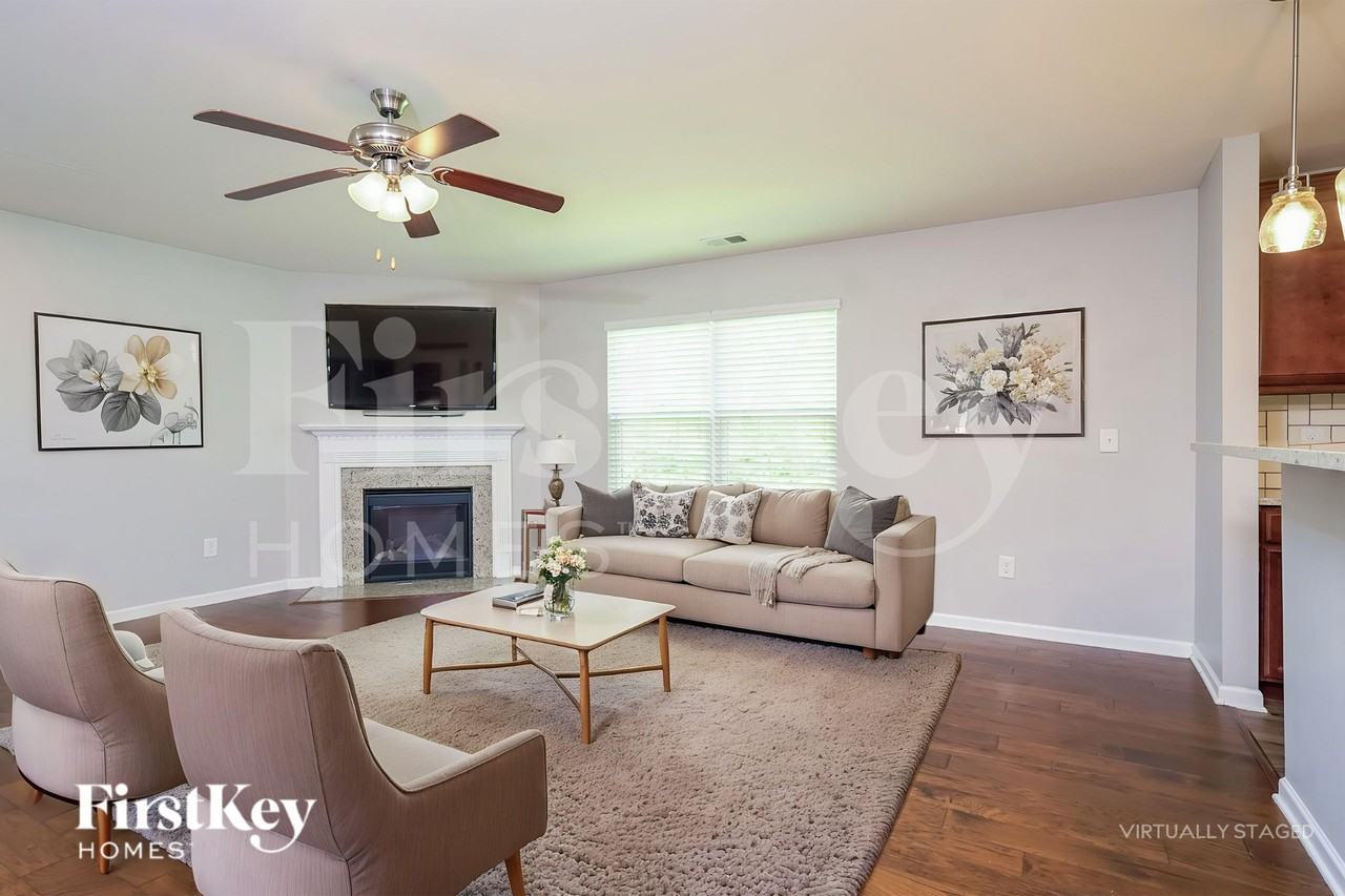 1626 Weatherend Dr - Photo 4 of 20