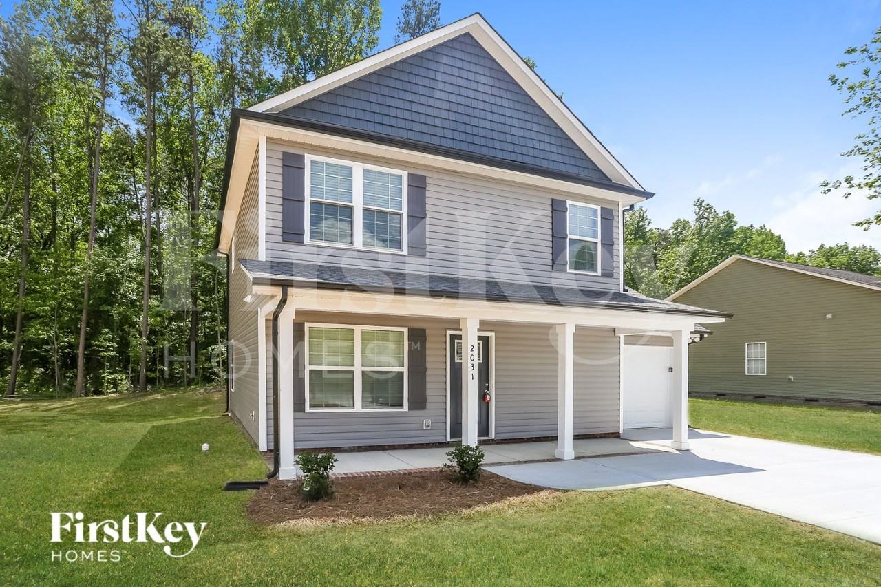 2031 Samantha Dr - Photo 2 of 15