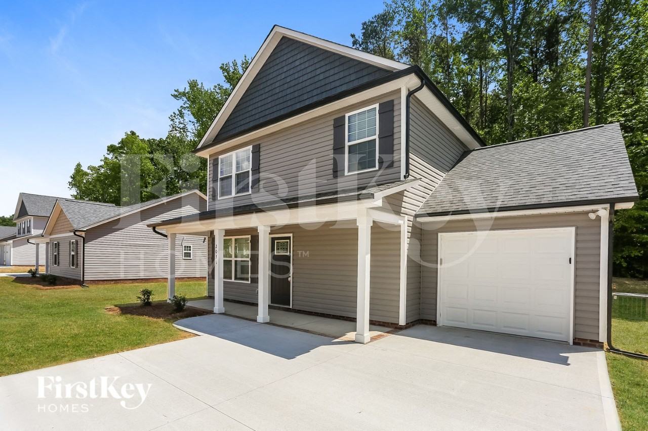 2031 Samantha Dr - Photo 3 of 15