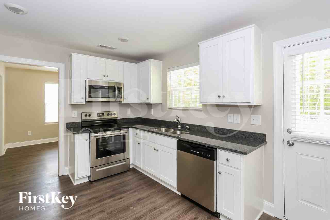 2031 Samantha Dr - Photo 6 of 15