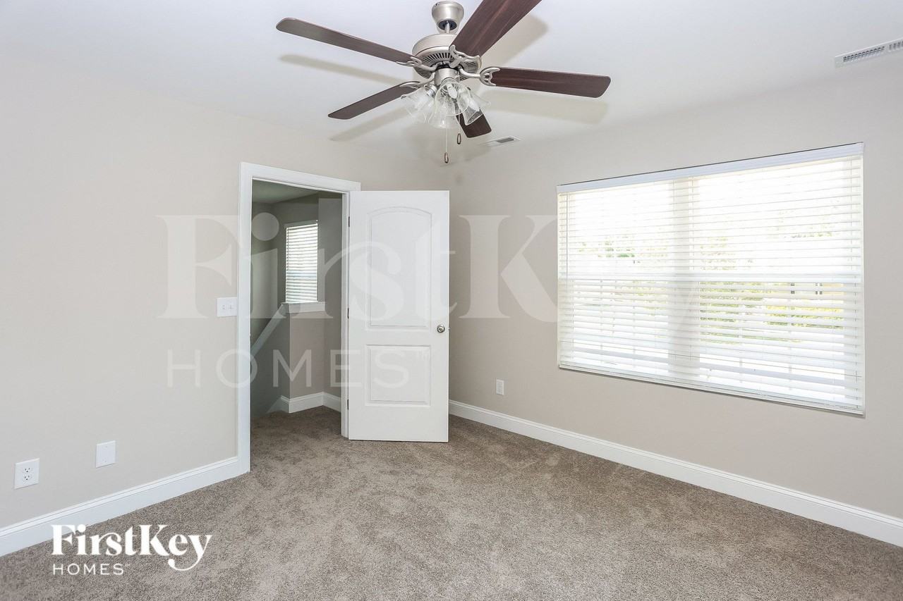 2031 Samantha Dr - Photo 7 of 15