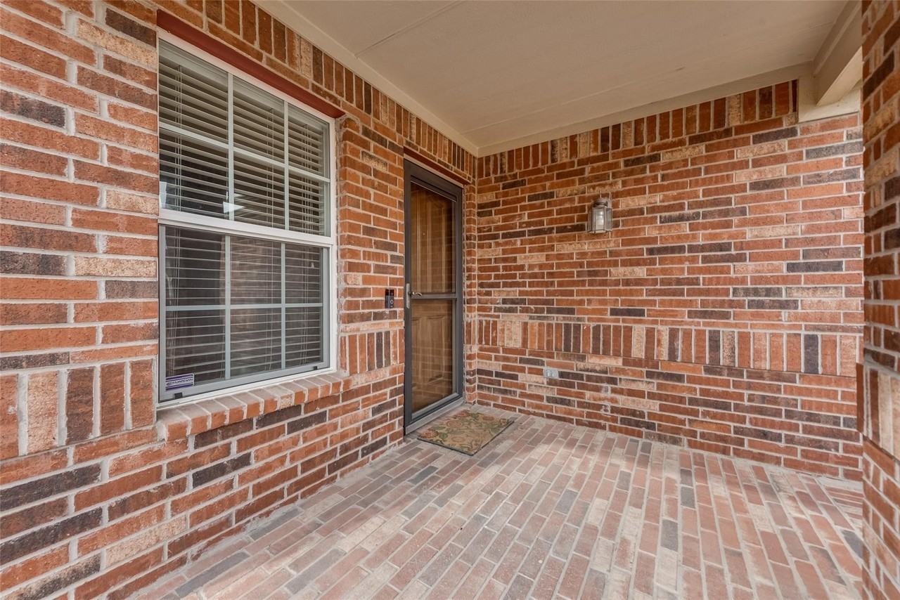 6029 Kristen Dr - Photo 3 of 18