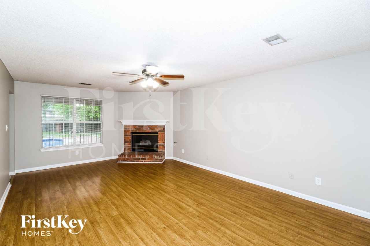 9238 Fletcher Wood Dr - Photo 3 of 15