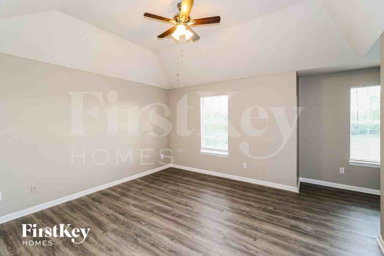 9238 Fletcher Wood Dr - Photo 7 of 15