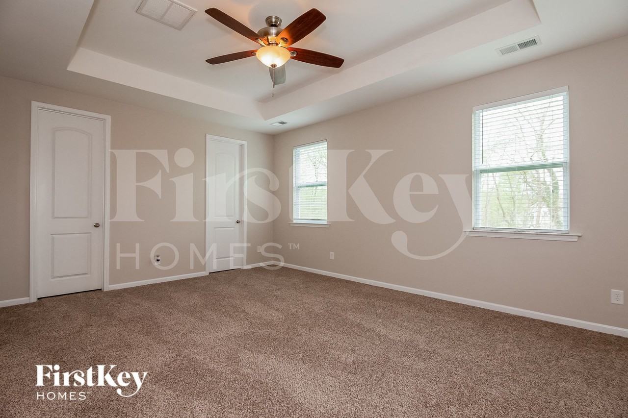 3174 Helmsley Ct - Photo 7 of 15
