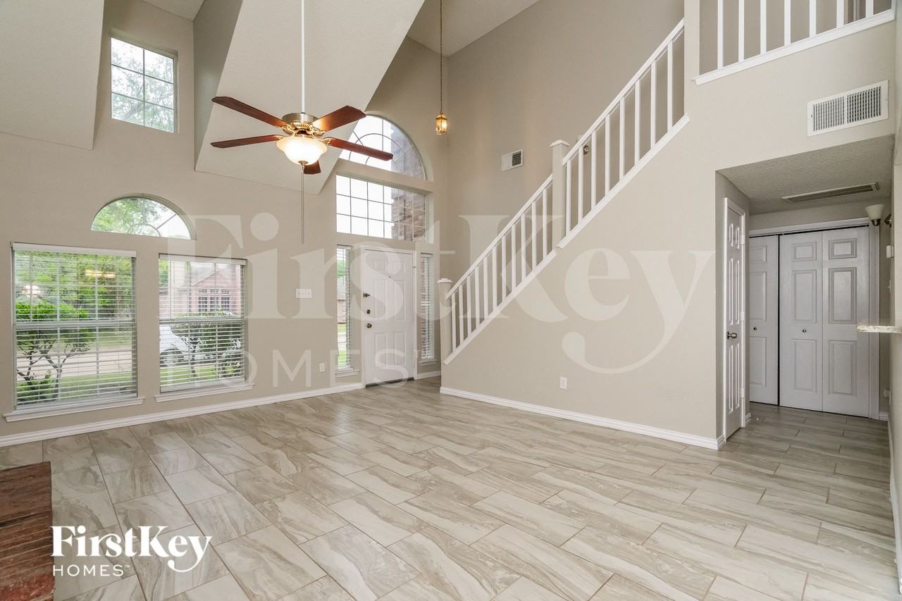 3083 Wildflower Way - Photo 4 of 15