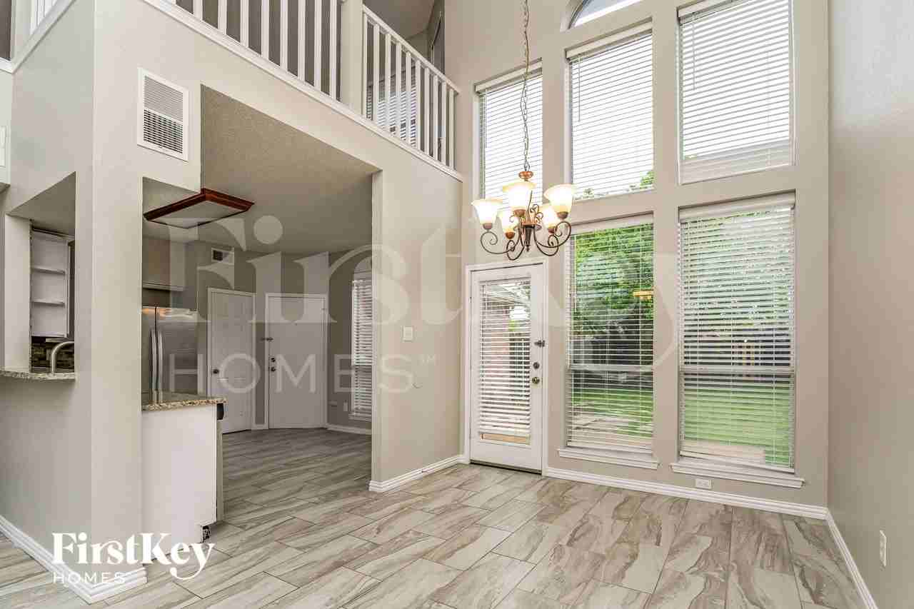 3083 Wildflower Way - Photo 5 of 15