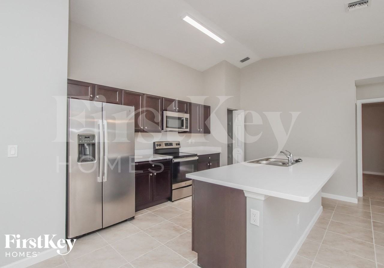 811 Andrew St Se - Photo 7 of 15