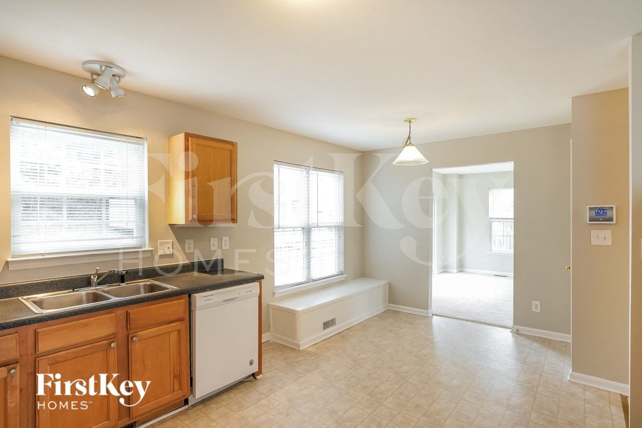 809 Hounds Chase Dr - Photo 7 of 15