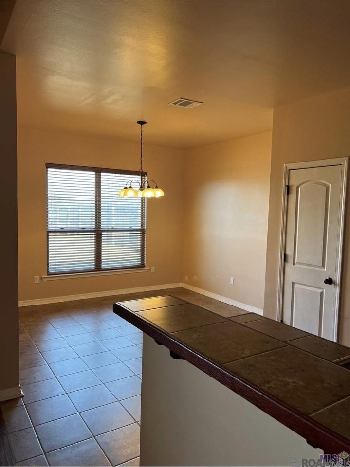 9437 Redwood Lake Blvd - Photo 5 of 25