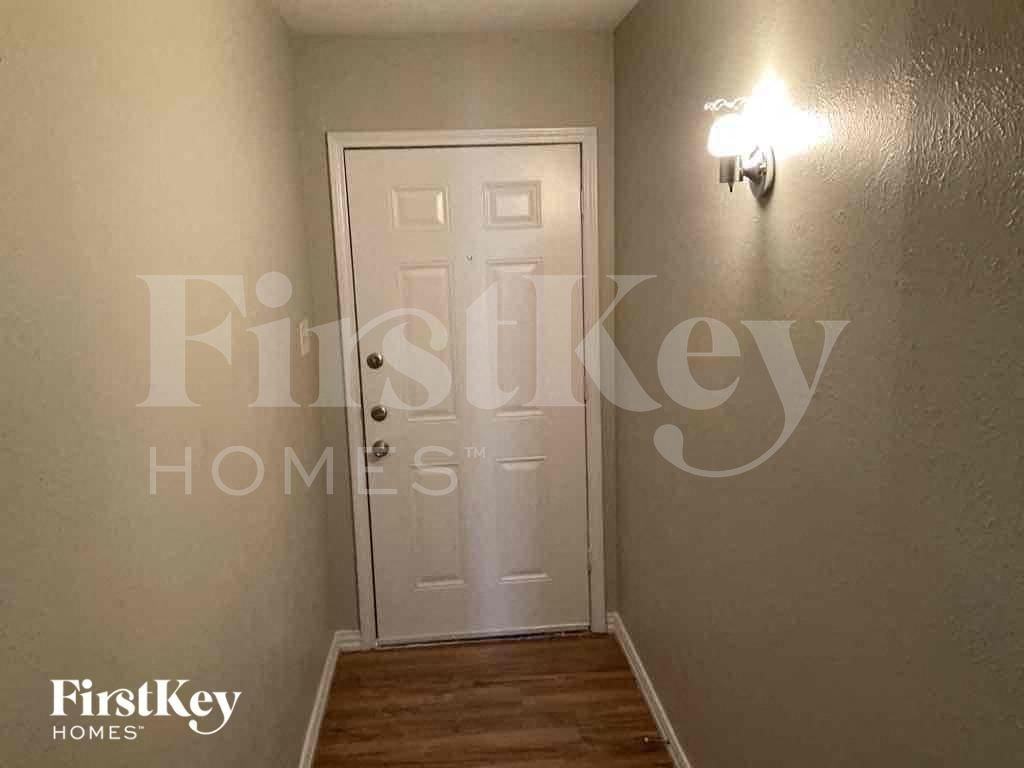 1005 Loving Trl - Photo 2 of 22