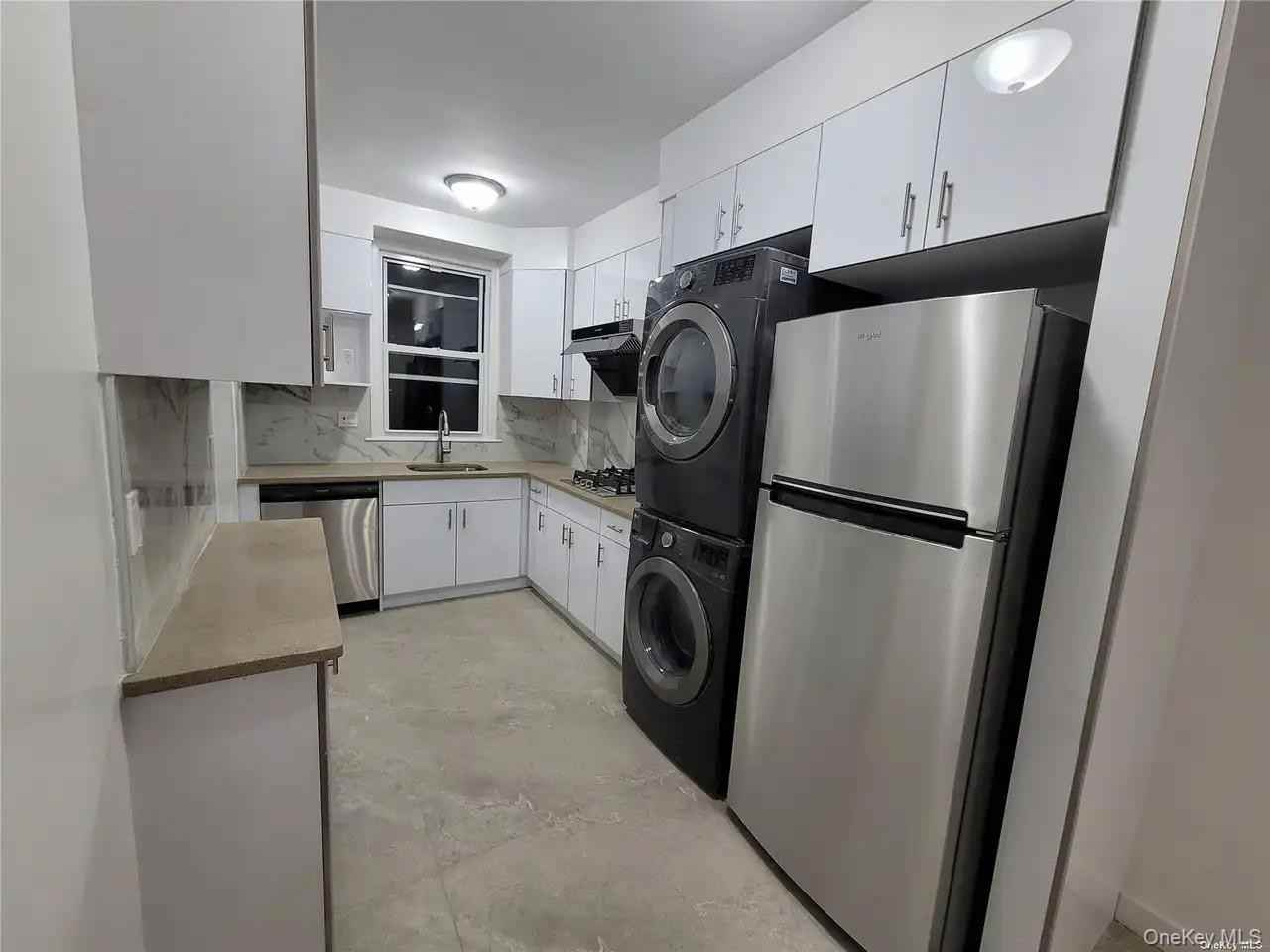 4518 157th St - Photo 7 of 15