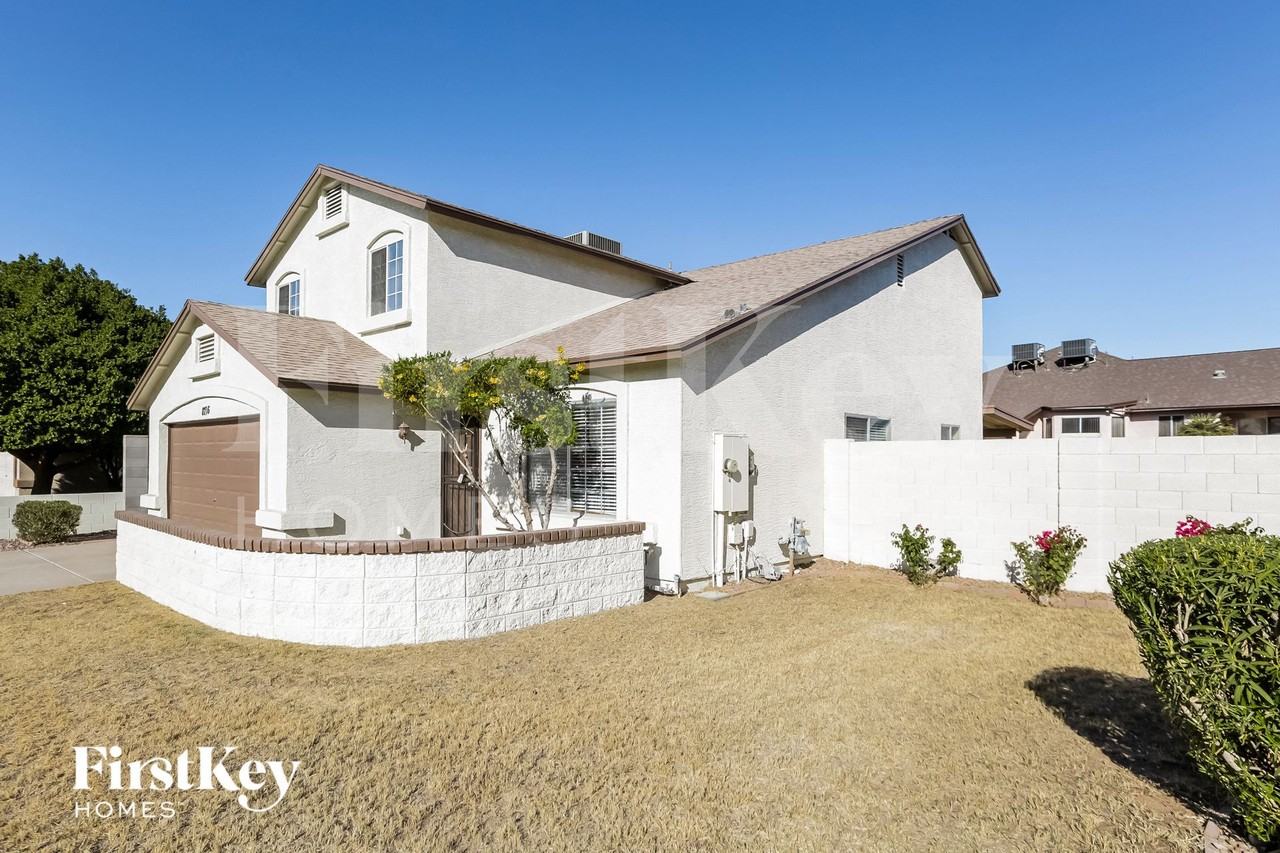 8736 W Tuckey Ln - Photo 2 of 15