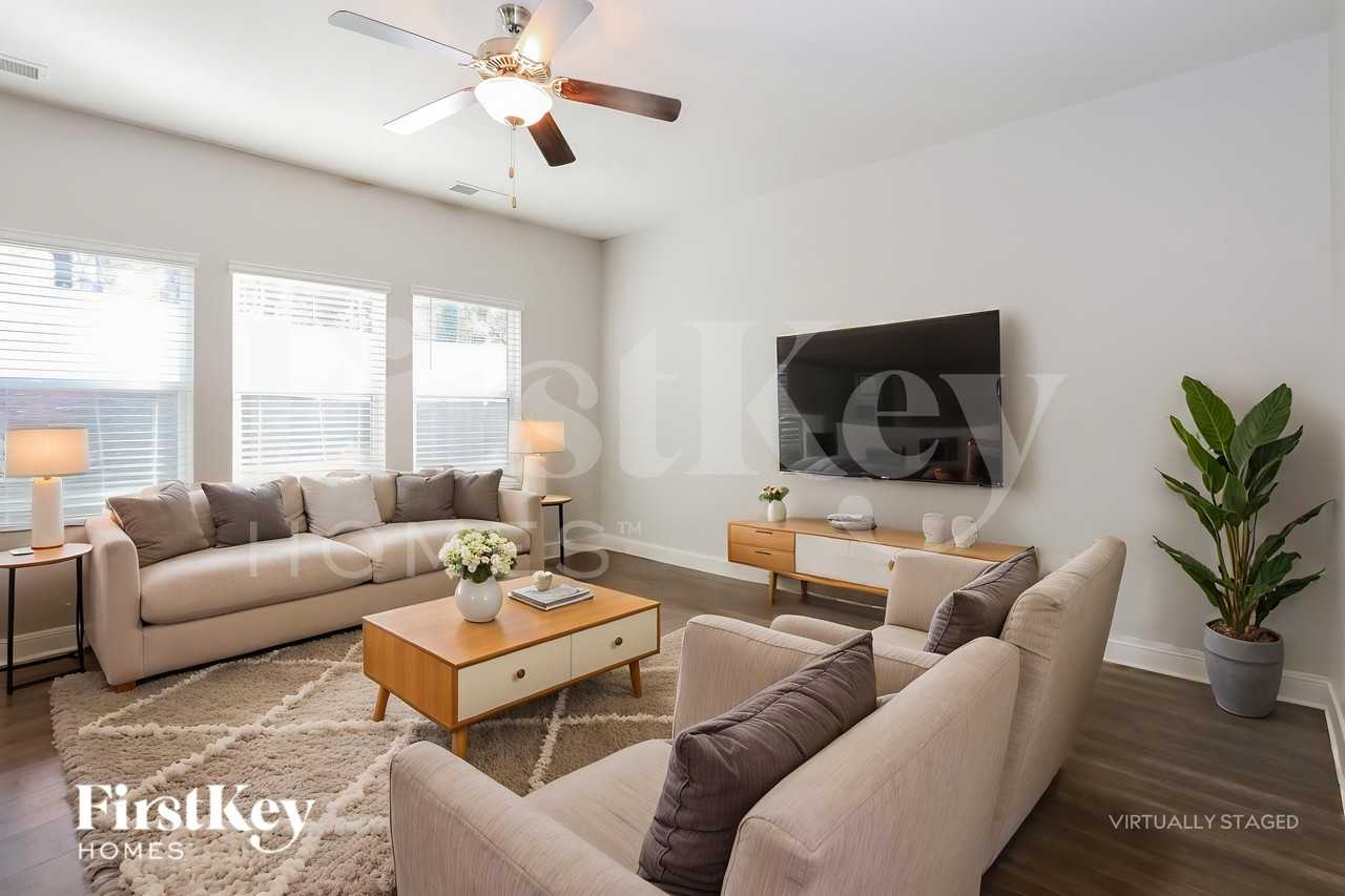 9512 Blue Knoll Ct - Photo 3 of 18