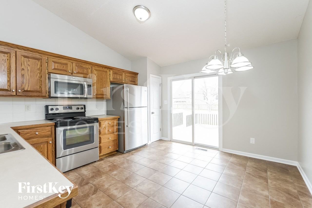 11039 N Ditman Ct - Photo 5 of 14